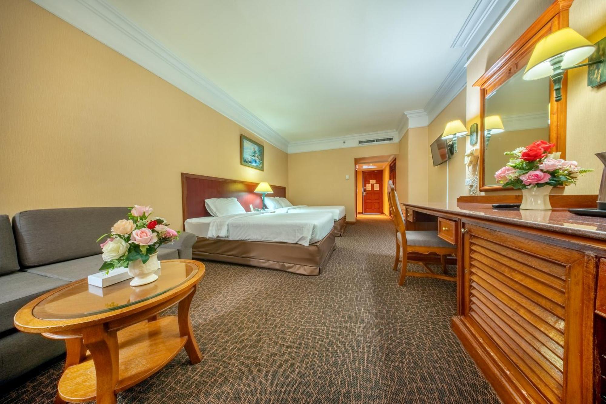 Royal Benja Hotel Bangkok Exterior photo Deluxe Room