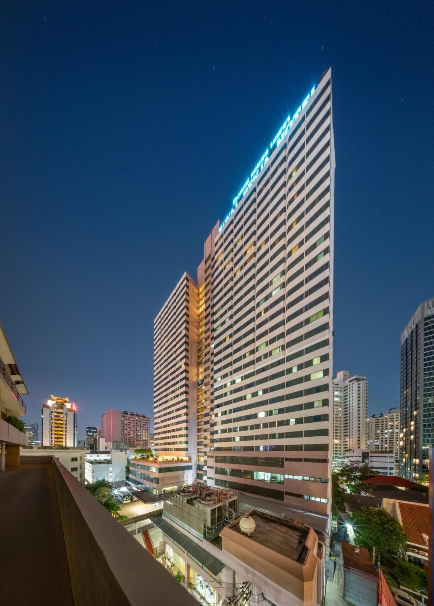 Royal Benja Hotel Bangkok Exterior photo The Royal Thai Police Headquarters