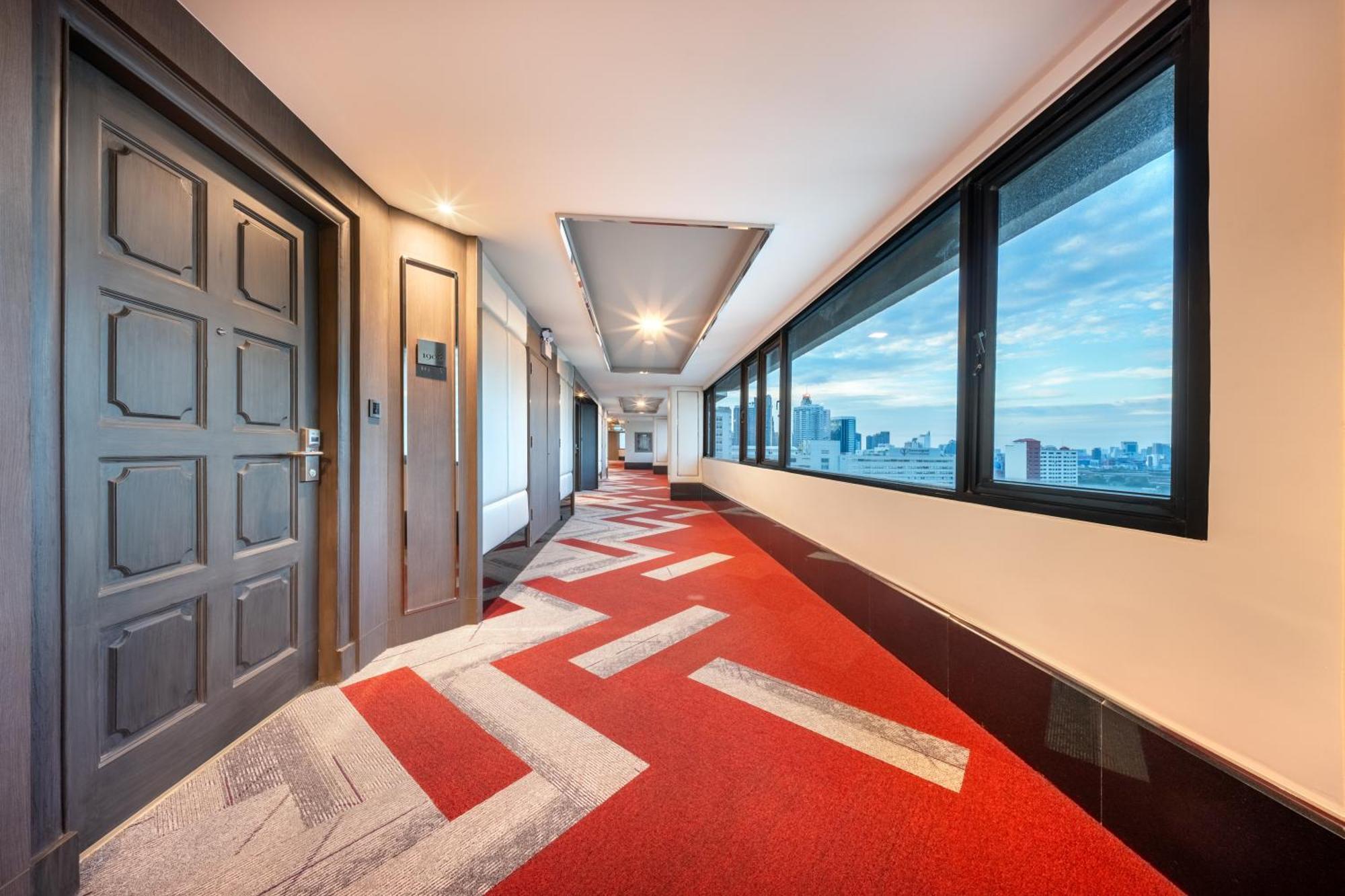 Royal Benja Hotel Bangkok Exterior photo
