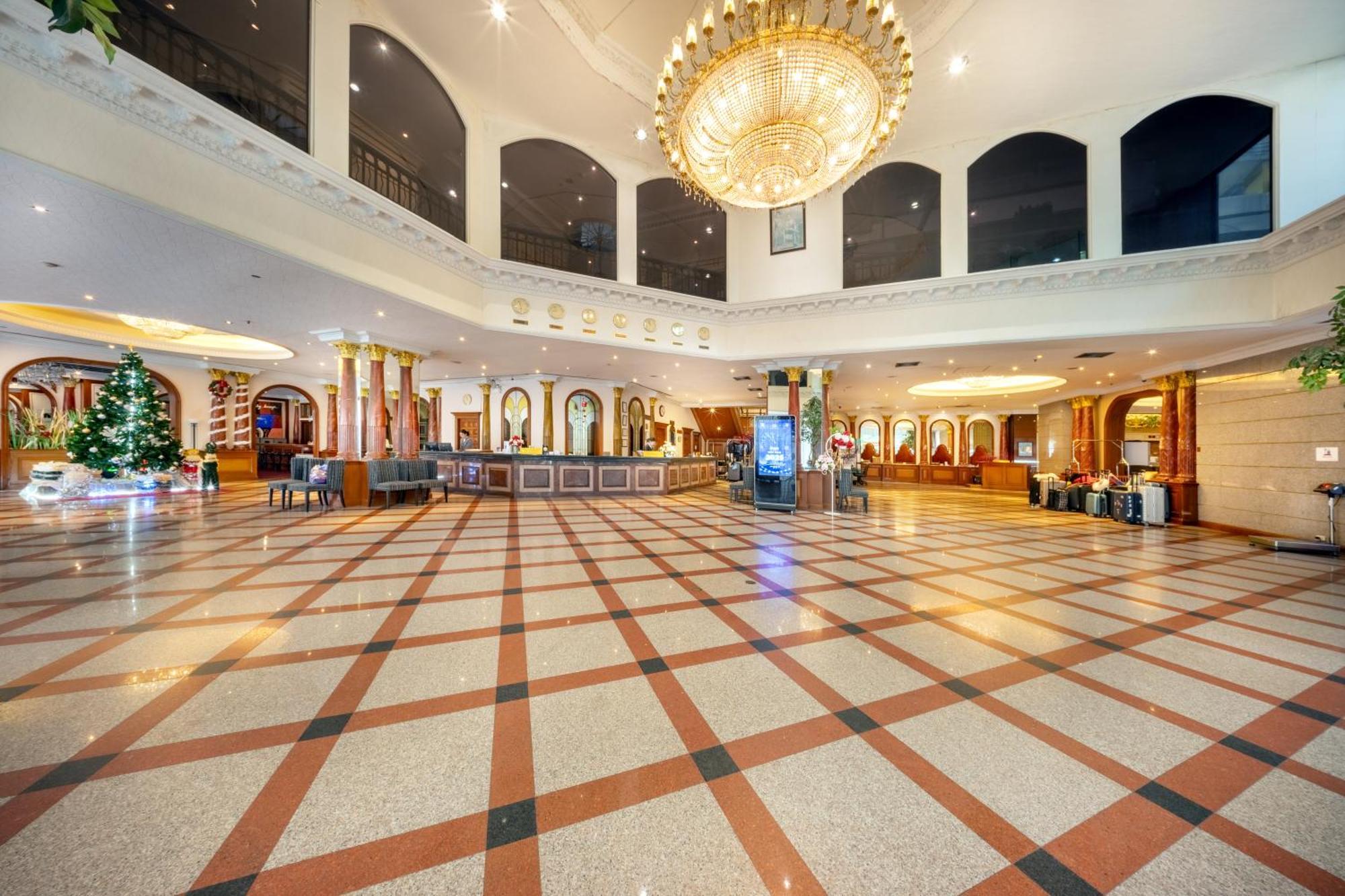 Royal Benja Hotel Bangkok Exterior photo Lobby